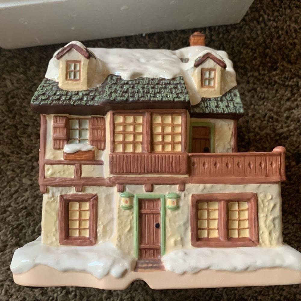 M.J. Hummel “Practice Makes Perfect” – Holiday Collection
